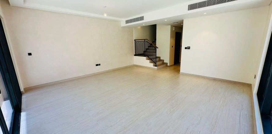 Villa in Dubai 5 bedrooms, 219.6 sq.m. № 119160