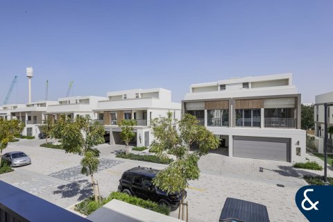 Villa in Tilal Al Ghaf, Dubai 4 bedrooms, 317 sq.m. № 98555 - photo 17