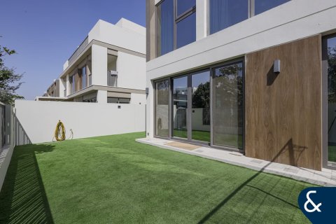 Villa in Tilal Al Ghaf, Dubai 4 bedrooms, 317 sq.m. № 98555 - photo 30