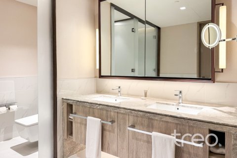 Снять в аренду квартиру в Address Harbour Point, Dubai Creek Harbour (The Lagoons), Дубай: 2 спальни, 102.47м², № 138117 - фото 12
