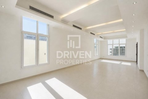 Villa en Mirdif Villas, Mirdif, Dubai, 4 dormitorios, 1532.99 m², № 140465