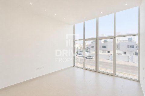 Villa en Mirdif Villas, Mirdif, Dubai, 4 dormitorios, 1532.99 m², № 140465 - foto 11