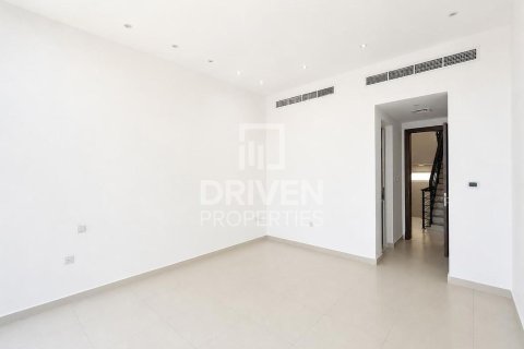 Villa en Mirdif Villas, Mirdif, Dubai, 4 dormitorios, 1532.99 m², № 140465 - foto 12