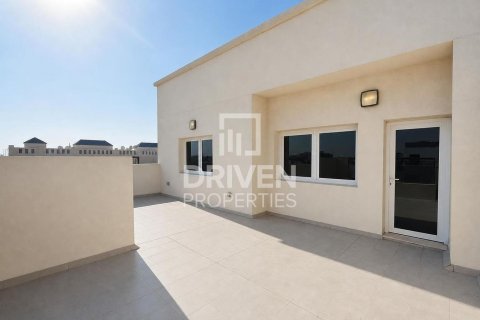 Villa en Mirdif Villas, Mirdif, Dubai, 4 dormitorios, 1532.99 m², № 140465 - foto 22