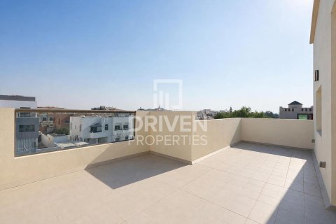 Villa en Mirdif Villas, Mirdif, Dubai, 4 dormitorios, 1532.99 m², № 140465 - foto 28