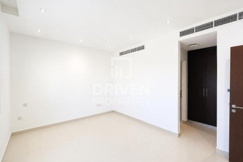 Villa en Mirdif Villas, Mirdif, Dubai, 4 dormitorios, 1532.99 m², № 140465 - foto 14