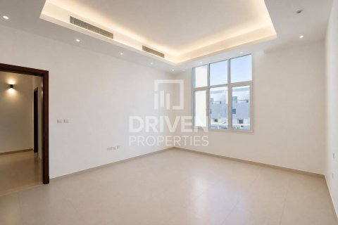 Villa en Mirdif Villas, Mirdif, Dubai, 4 dormitorios, 1532.99 m², № 140465 - foto 5