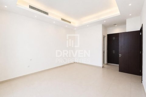 Villa en Mirdif Villas, Mirdif, Dubai, 4 dormitorios, 1532.99 m², № 140465 - foto 7