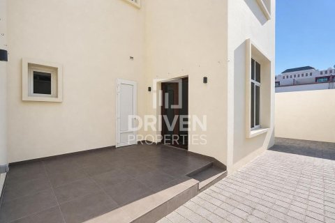 Villa en Mirdif Villas, Mirdif, Dubai, 4 dormitorios, 1532.99 m², № 140465 - foto 23