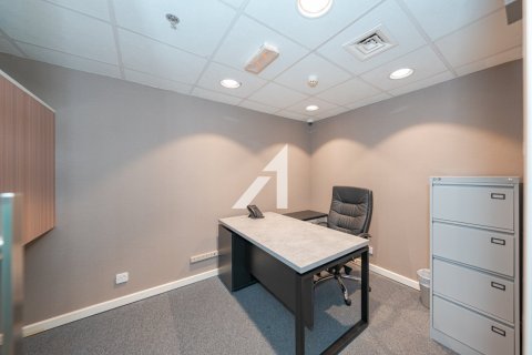 Снять в аренду офис в Sheikh Zayed Road, Дубай: 235м², № 92891 - фото 4