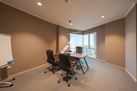 Снять в аренду офис в Sheikh Zayed Road, Дубай: 235м², № 92891 - фото 10