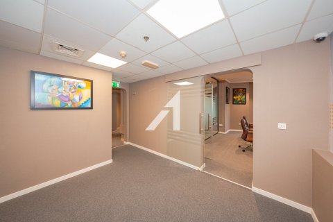 Снять в аренду офис в Sheikh Zayed Road, Дубай: 235м², № 92891 - фото 8
