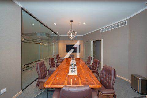 Снять в аренду офис в Sheikh Zayed Road, Дубай: 235м², № 92891 - фото 3