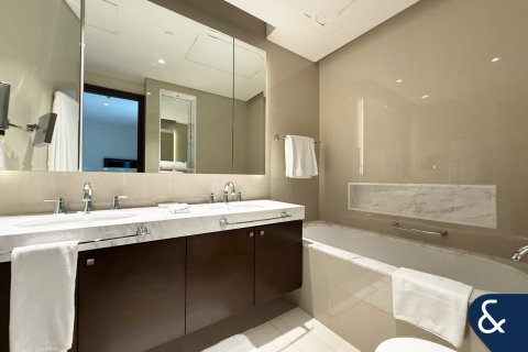 Apartment in Downtown Dubai (Downtown Burj Dubai), Dubai 2 bedrooms, 135 sq.m. № 75957 - photo 6