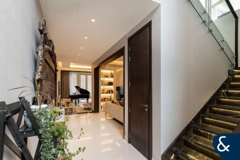 Villa à Arabian Ranches, Dubai, 6 chambres, 588 m², № 75947 - photo 2