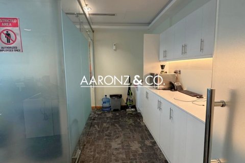 Oficina en Business Bay, Dubai, 65 m², № 52490 - foto 11