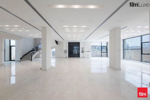 Villa in Al Barsha, Dubai 5 bedrooms, 884.3 sq.m. № 109989 - photo 17