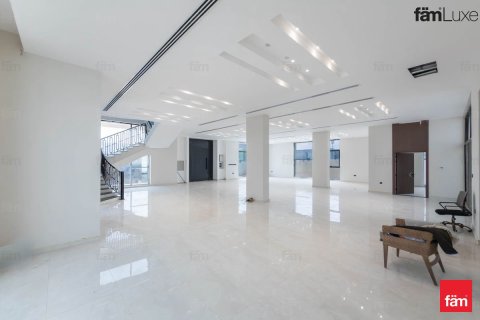 Villa in Al Barsha, Dubai 5 bedrooms, 884.3 sq.m. № 109989 - photo 8