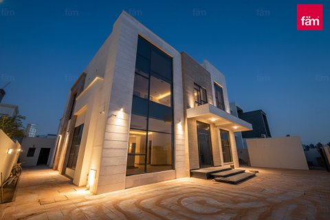 Villa in Al Barsha, Dubai 5 bedrooms, 884.3 sq.m. № 109989 - photo 23
