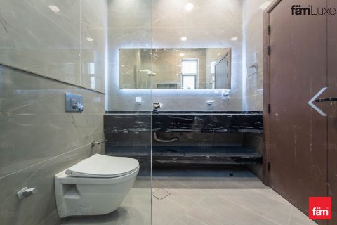 Villa in Al Barsha, Dubai 5 bedrooms, 884.3 sq.m. № 109989 - photo 25
