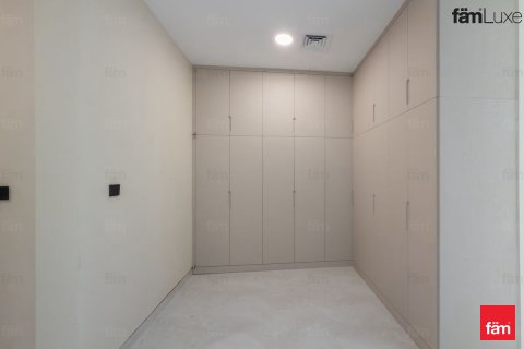 Villa in Al Barsha, Dubai 5 bedrooms, 884.3 sq.m. № 109989 - photo 15