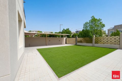 Вилла в Дубае, 6 спален, 708.6м², № 109991