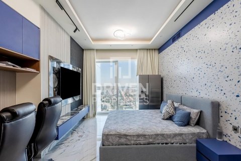 Apartment in Jumeirah Lake Towers, Dubai 3 bedrooms, 206 sq.m. № 19976 - photo 8