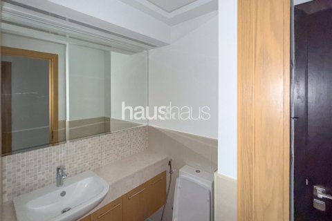 Снять в аренду квартиру в Bellevue Towers, Даунтаун Дубай (Даунтаун Бурдж Дубай), Дубай: 1 спальня, 75м², № 45176 - фото 8