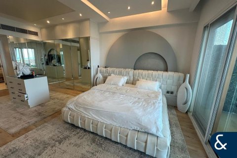 Apartment in Palm Jumeirah, Dubai 3 bedrooms, 234 sq.m. № 91606 - photo 8