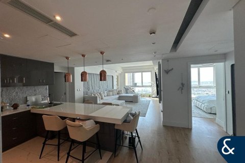 Apartment in Palm Jumeirah, Dubai 3 bedrooms, 234 sq.m. № 91606 - photo 3