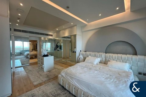 Apartment in Palm Jumeirah, Dubai 3 bedrooms, 234 sq.m. № 91606 - photo 7