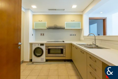 Apartment in Palm Jumeirah, Dubai 2 bedrooms, 173 sq.m. № 91605 - photo 4