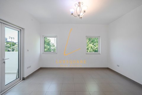 Снять в аренду таунхаус в Quortaj, Al Furjan, Дубай: 3 спальни, 224м², № 90873 - фото 9