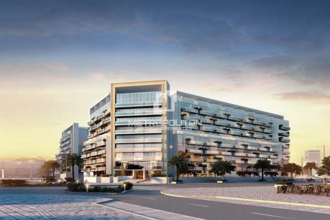 Apartment in Dubai Studio City, Dubai 1 bedroom, 55 sq.m. № 15118 - photo 1