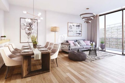 Apartment in Dubai Studio City, Dubai 1 bedroom, 55 sq.m. № 15118 - photo 2