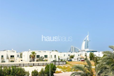 Villa en Umm Suqeim, Dubai, 5 dormitorios, 958 m², № 44617 - foto 7