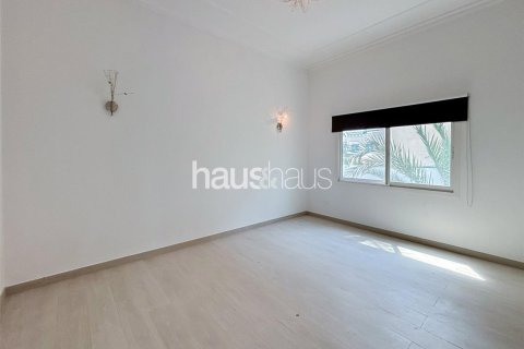 Villa en Umm Suqeim, Dubai, 5 dormitorios, 958 m², № 44617 - foto 14