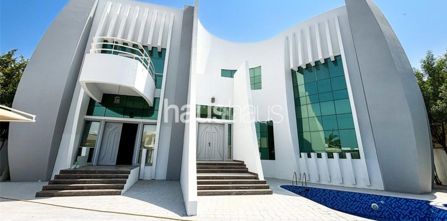 Villa en Umm Suqeim, Dubai, 5 dormitorios, 958 m², № 44617