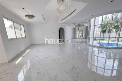 Villa en Umm Suqeim, Dubai, 5 dormitorios, 958 m², № 44617 - foto 2