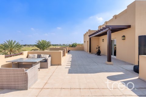Villa en Arabian Ranches, Dubai, 5 dormitorios, 671.69 m², № 120117 - foto 4