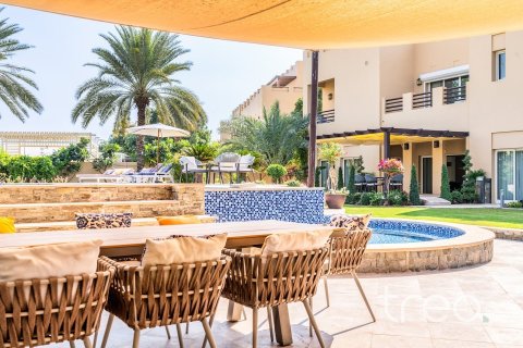 Villa en Arabian Ranches, Dubai, 5 dormitorios, 671.69 m², № 120117 - foto 26