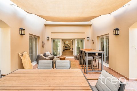 Villa en Arabian Ranches, Dubai, 5 dormitorios, 671.69 m², № 120117 - foto 25