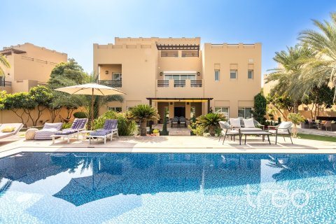 Villa en Arabian Ranches, Dubai, 5 dormitorios, 671.69 m², № 120117 - foto 30
