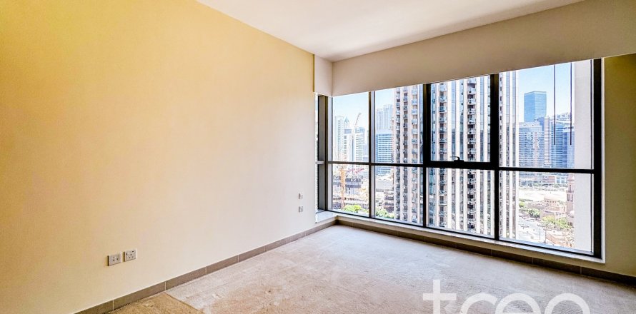 Квартира в Бурдж-Халифе, Дубай, 1 спальня, 71.26м², № 120113