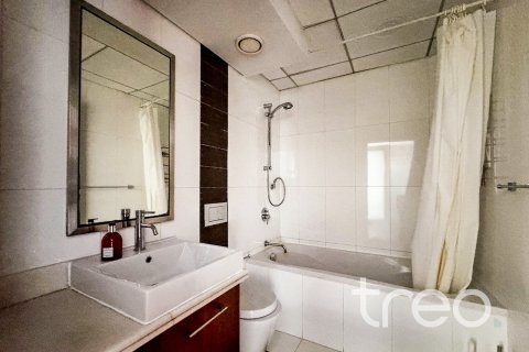 Снять в аренду квартиру в Бурдж-Халифе, Дубай: 1 спальня, 71.26м², № 120113 - фото 8