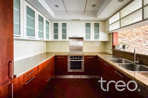 Снять в аренду квартиру в Бурдж-Халифе, Дубай: 1 спальня, 71.26м², № 120113 - фото 2