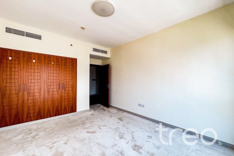 Снять в аренду квартиру в Бурдж-Халифе, Дубай: 1 спальня, 71.26м², № 120113 - фото 4