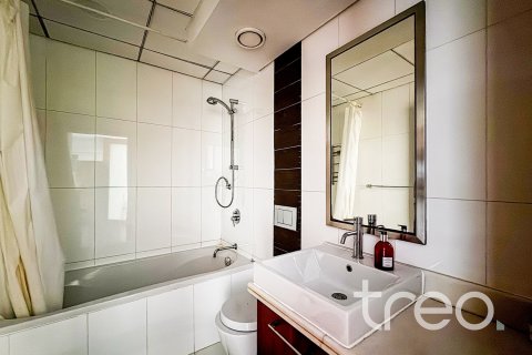 Снять в аренду квартиру в Бурдж-Халифе, Дубай: 1 спальня, 71.26м², № 120113 - фото 6