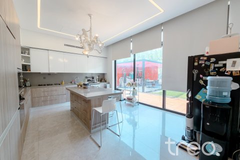 Villa in Al Barari, Dubai 4 bedrooms, 650.97 sq.m. № 120116 - photo 14
