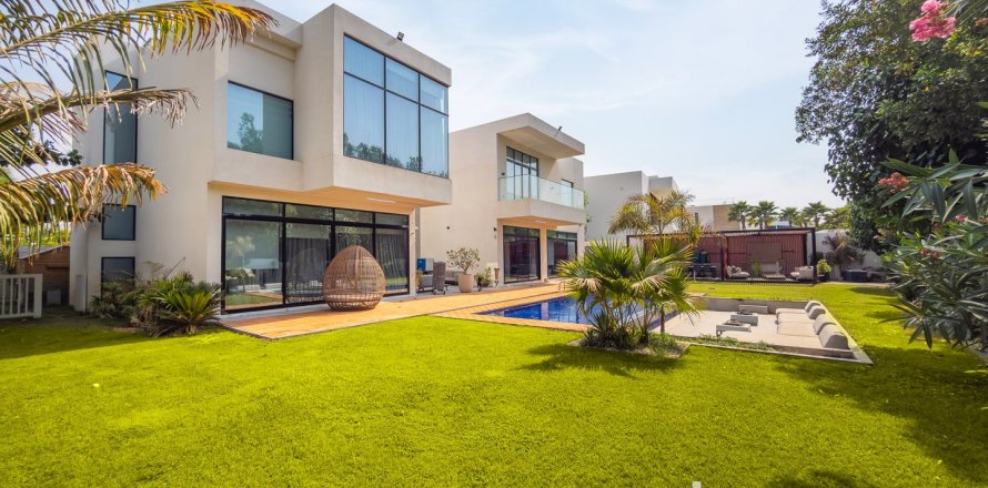 Villa in Al Barari, Dubai 4 bedrooms, 650.97 sq.m. № 120116